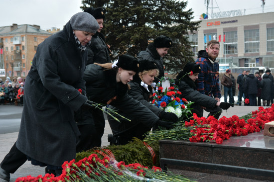 Фоторепортаж: В Северодвинске возложили цветы ко Дню Победы